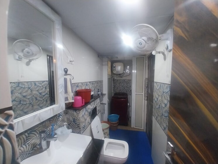 Attached Bathroom, mahagun-mywoods 2 Bedroom 945 Sq.Ft. Apartment In Sector 16c Greater Noida Greater Noida 9258272