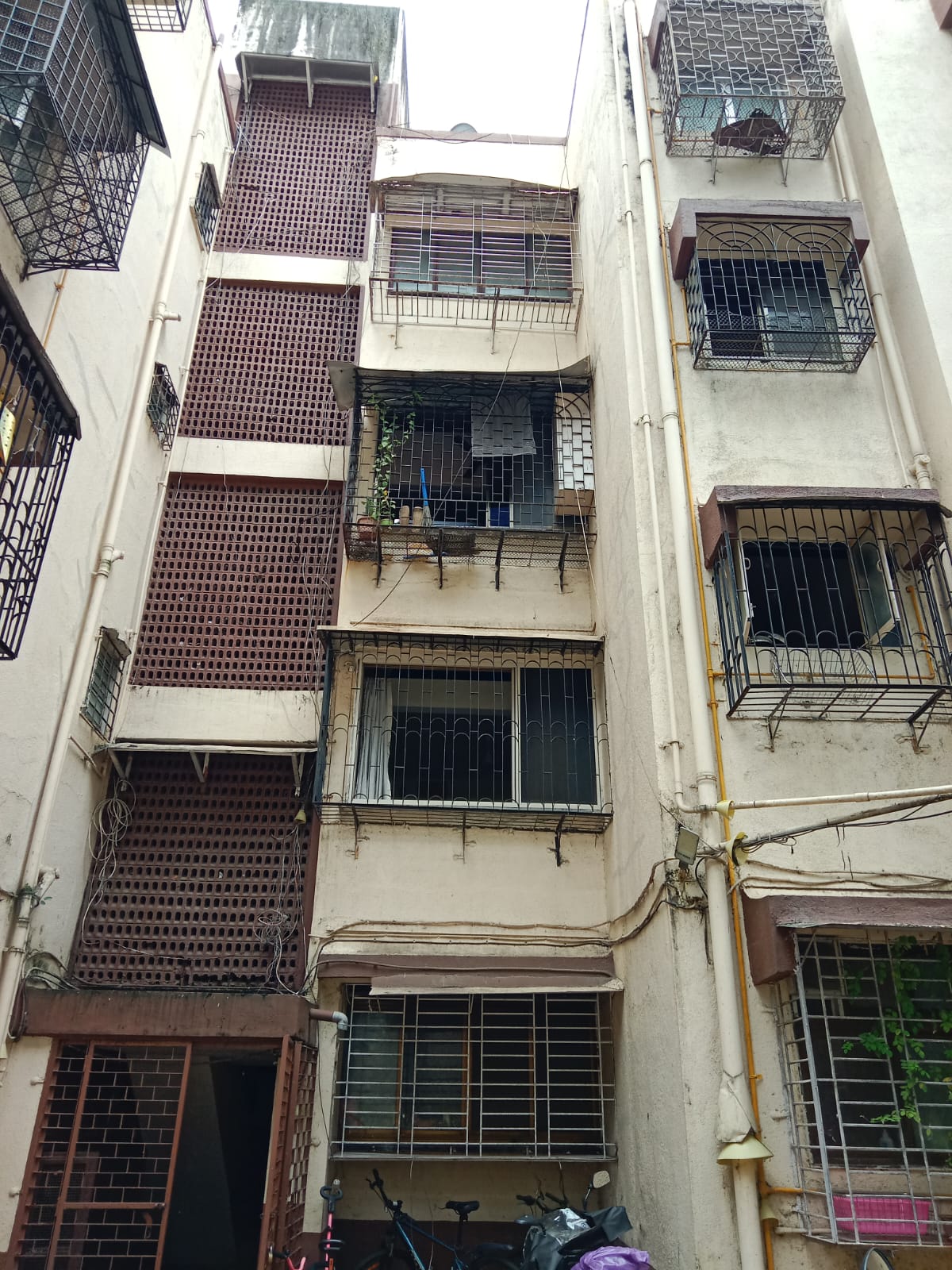 2 BHK + Study Room Apartment For Rent in Arunodaya CHS