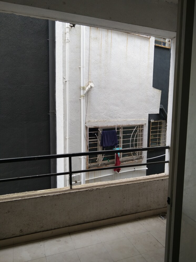 Balcony, phoenix-omkar-nandan Commercial Office Space in IT/SEZ 1000 Sq.Ft. In Narhe Pune 9258632