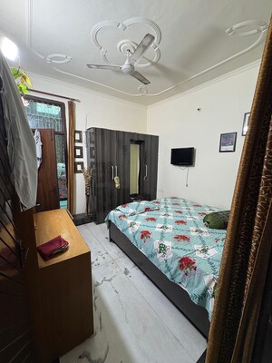 Bedroom in 6 BHK Independent House at Bharat Colony – for Sale