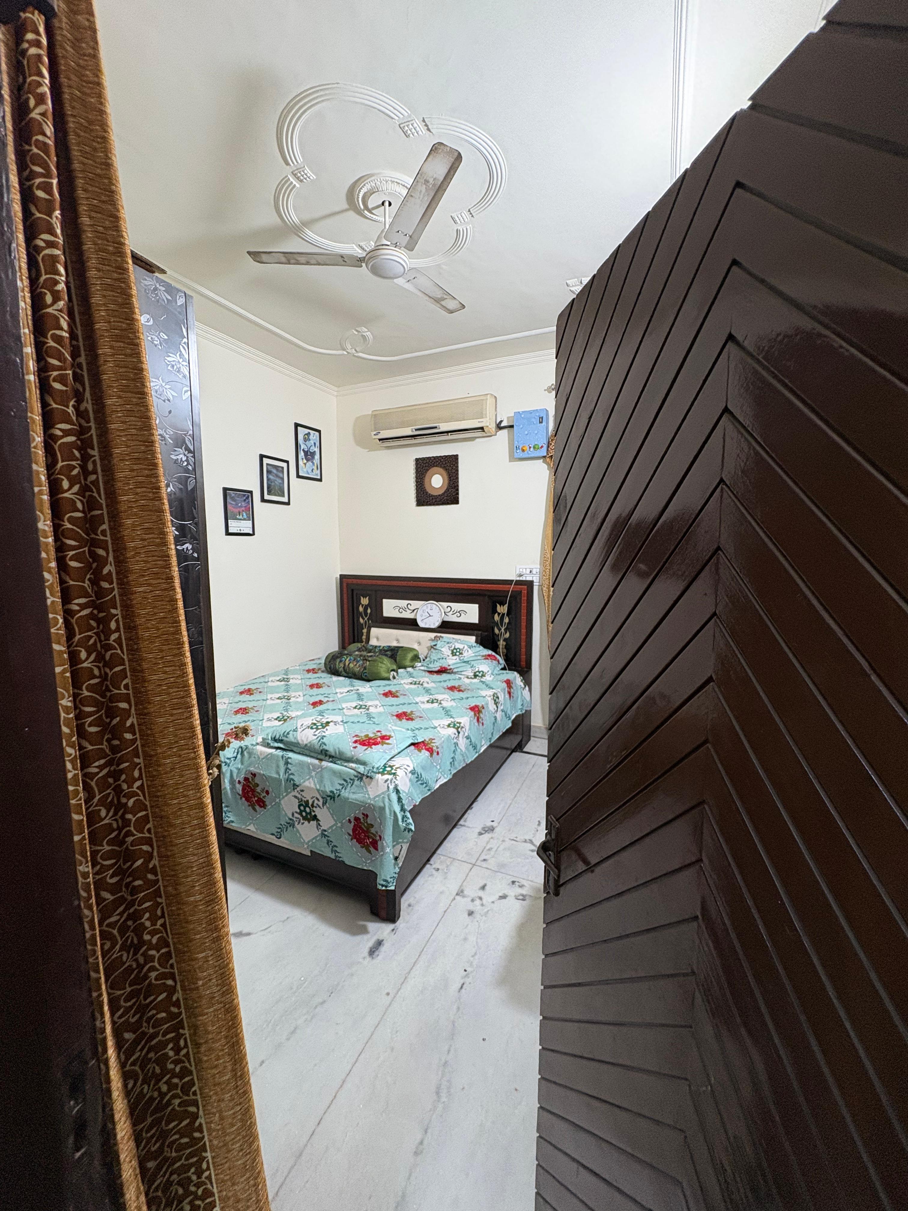 6 BHK + Extra Room Independent House For Sale in BHARAT COLONY