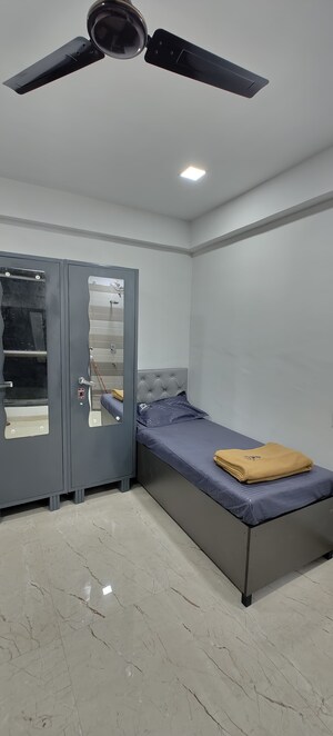 Bedroom in  Pg at Goregaon West – for Rent