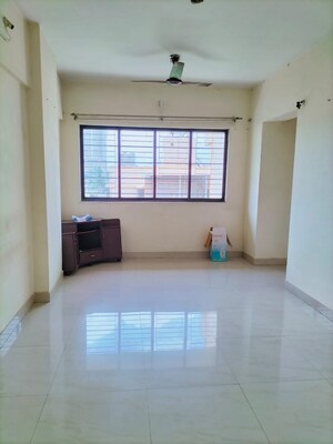 Room in 1 BHK Apartment at Dheeraj Valley, Goregaon East – for Rent