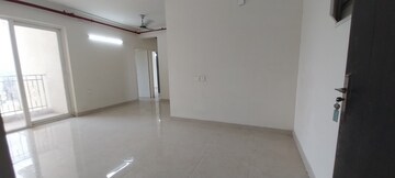 Room in 3 BHK Apartment at Signature Global Golf Greens, Sector 79 – for Rent