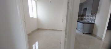 Room in 3 BHK Apartment at Signature Global Golf Greens, Sector 79 – for Rent