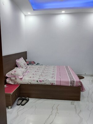 Bedroom in 3 BHK Apartment at Shivalik Colony – for Rent