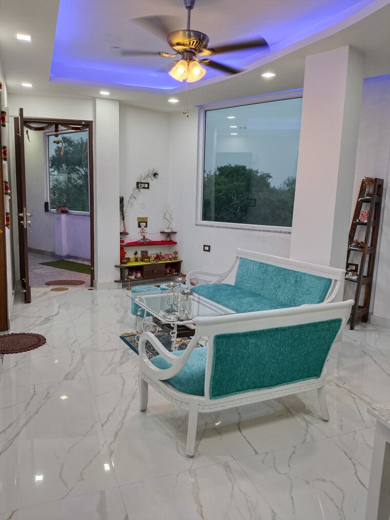 Living Room, shivalik colony 3 Bedroom 1800 Sq.Ft. Apartment In Shivalik Colony Delhi 9259118
