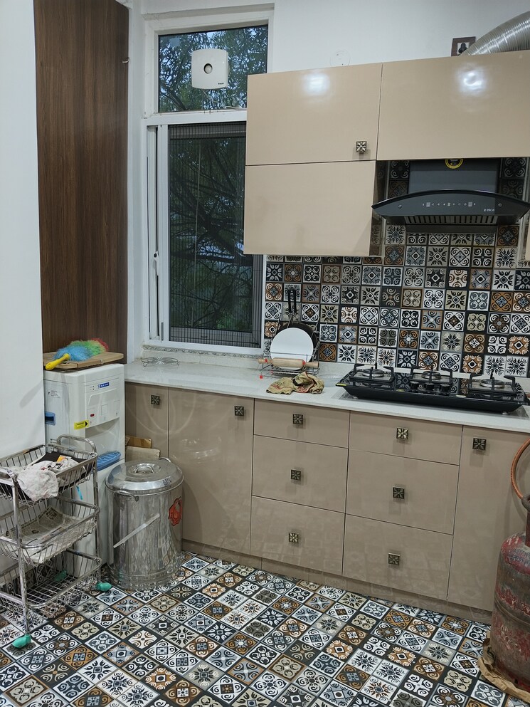 Kitchen, shivalik colony 3 Bedroom 1800 Sq.Ft. Apartment In Shivalik Colony Delhi 9259118