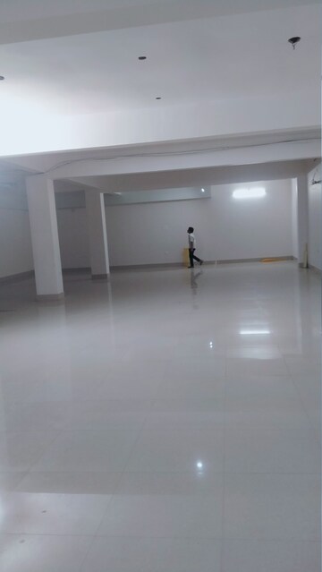  Showroom For Rent in Gomti Nagar