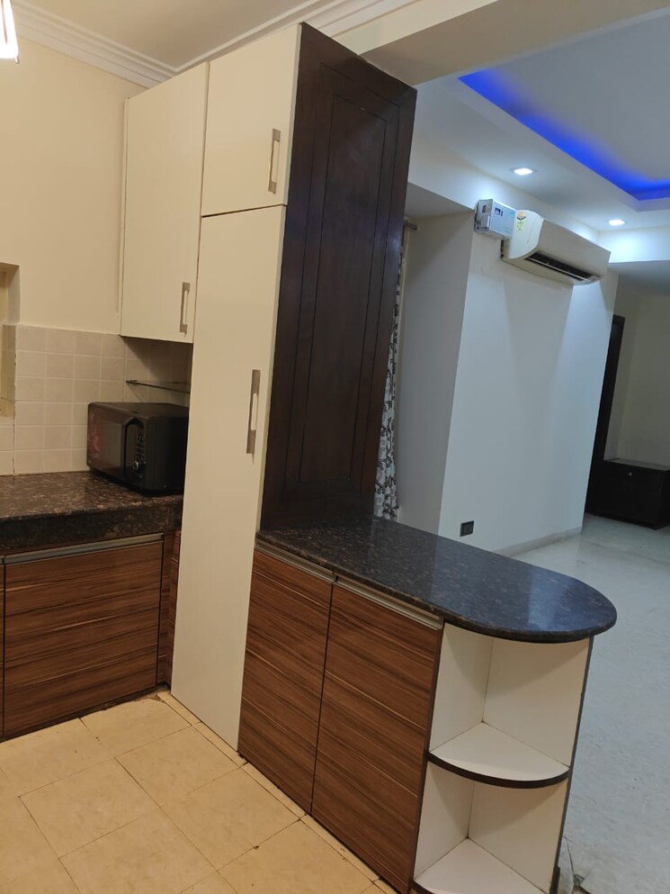Bathroom, emerald-green 4 Bedroom 2950 Sq.Ft. Apartment In Sector 52 Gurgaon 9259313