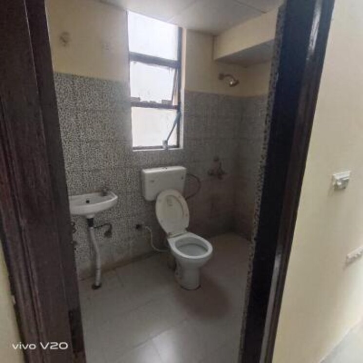 Bathroom, signature-the-serenas 2.5 Bedroom 745 Sq.Ft. Apartment In Sohna Sector 36 Gurgaon 9259383