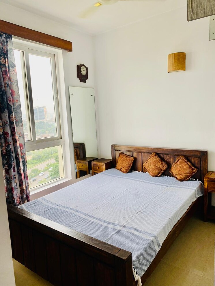 Bedroom, emaar-emerald-estate 3 Bedroom 1395 Sq.Ft. Apartment In Sector 65 Gurgaon 9259475