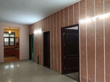 Room in 3 BHK Builder Floor at Omaxe Royal Street, Sector 14 – for Rent