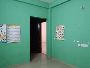 Room in 3 BHK Builder Floor at Omaxe Royal Street, Sector 14 – for Rent