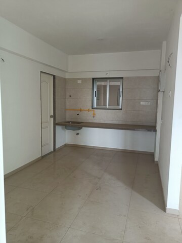 Room in 3 BHK Apartment at Goyal Orchid Valley, Shela – for Rent