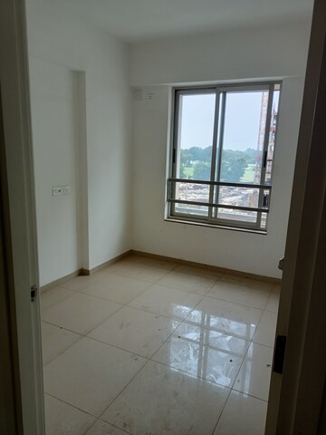 Room in 3 BHK Apartment at Goyal Orchid Valley, Shela – for Rent