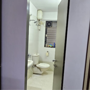 Bathroom in 1.5 BHK Apartment at Neptune Living Point, Jaydev Singh Nagar – for Sale