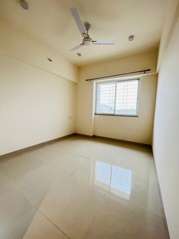 Room in 2 BHK Apartment at Wadgaon Sheri – for Rent