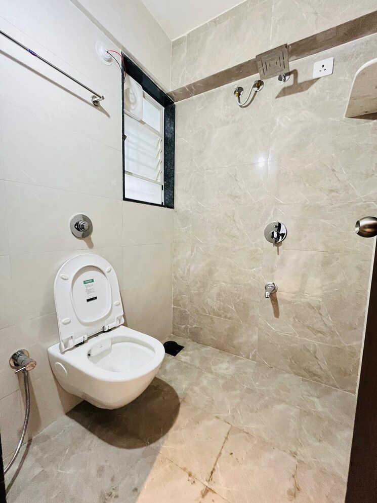 Bathroom, wadgaon sheri 2 Bedroom 989 Sq.Ft. Apartment In Wadgaon Sheri Pune 9259698
