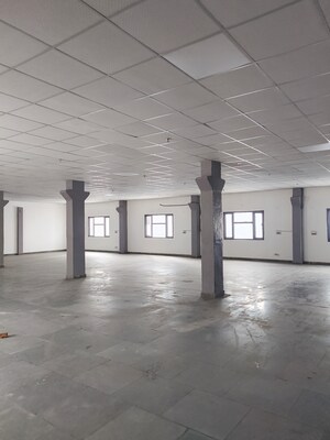  Warehouse For Rent in Industrial Area