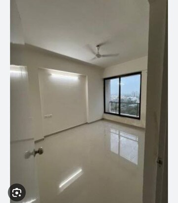 Room in 2 BHK Apartment at Aaryan Gloria, South Bopal – for Rent