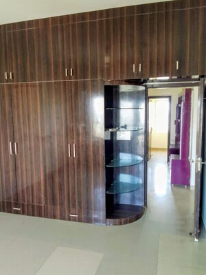 Furnished Amenities in 2.5 BHK Apartment at Ramprastha Awho, Sector 95 – for Rent