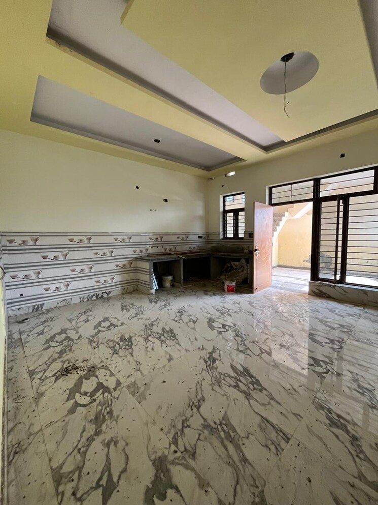  Parking, shimla bypass road 2 Bedroom 125 Sq.Yd. Independent House In Shimla Bypass Road Dehradun 9259863