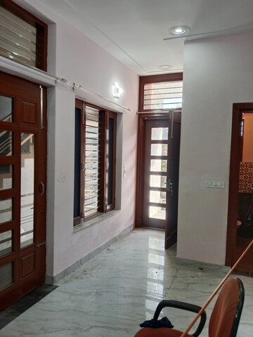 Room in 3.5 BHK Builder Floor at Huda – for Rent