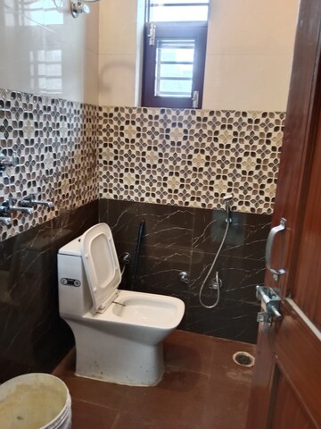 Attached Bathroom in 3.5 BHK Builder Floor at Huda – for Rent