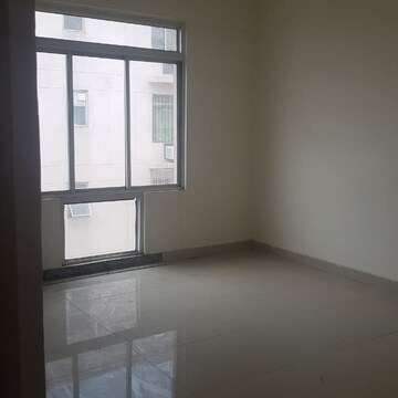 Room in 3 BHK Apartment at DDA HIG Jasola, Jasola Vihar – for Sale