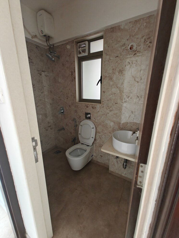 Bathroom, chandak-cornerstone 2 Bedroom 600 Sq.Ft. Apartment In Worli Mumbai 9259918