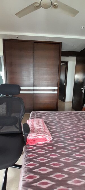 Bedroom in 4 BHK Apartment at Bandra West – for Rent