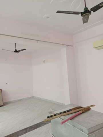 Room in 3.5 BHK Builder Floor at Huda – for Rent