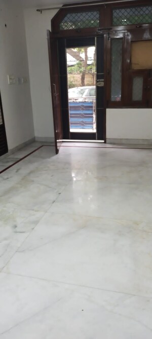 2.5 BHK Builder Floor For Rent in Mayur Vihar