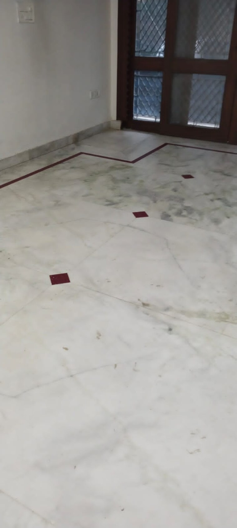 Room, mayur vihar 2.5 Bedroom 805 Sq.Ft. Builder Floor In Mayur Vihar Delhi 9259924