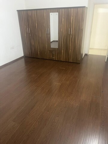 Room in 3 BHK Apartment at Shela – for Rent