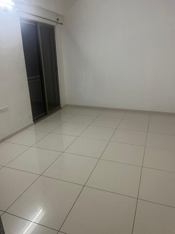 Room in 3 BHK Apartment at Shela – for Rent