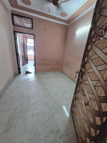 Furnished Amenities in 1.5 BHK Builder Floor at Mayur Vihar – for Rent
