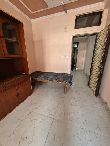 Kitchen in 1.5 BHK Builder Floor at Mayur Vihar – for Rent