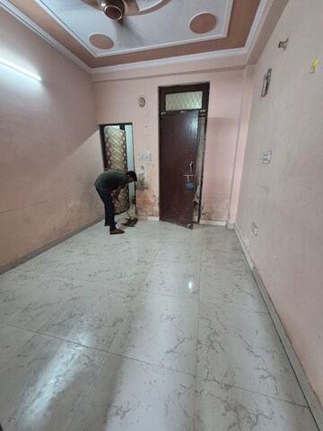 Furnished Amenities in 1.5 BHK Builder Floor at Mayur Vihar – for Rent