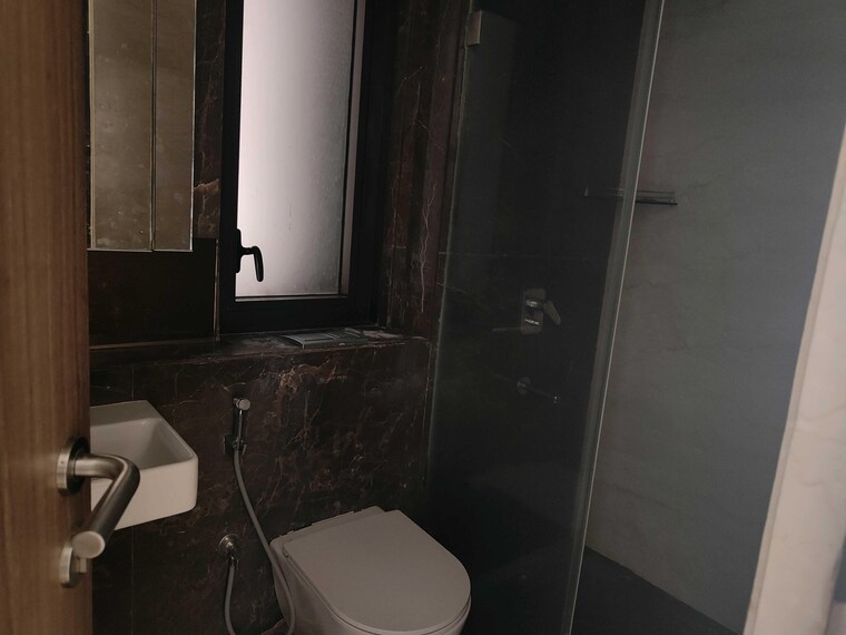 Bathroom, lodha-the-park 2 Bedroom 980 Sq.Ft. Apartment In Worli Mumbai 9259940