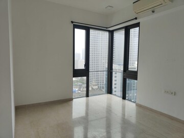 Room in 2 BHK Apartment at Lodha The Park, Worli – for Rent