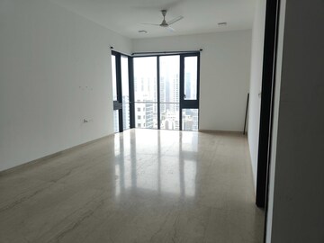 Room in 2 BHK Apartment at Lodha The Park, Worli – for Rent