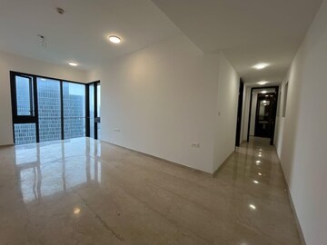 Room in 2 BHK Apartment at Lodha The Park, Worli – for Rent