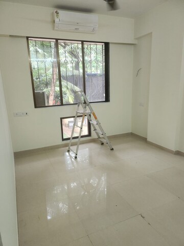 Room in 3 BHK Apartment at Lodha Paradise, Majiwada – for Rent