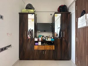 Room in Studio Apartment at Kalyani Nagar – for Rent