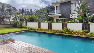 Swimming Pool in 4 BHK Villa at Prestige Golfshire, Nandi Hills – for Rent