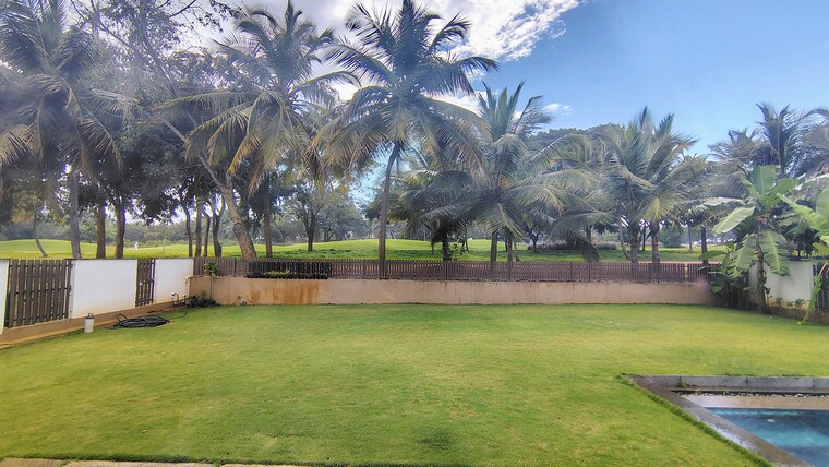 Garden, prestige-golfshire 4 Bedroom 11000 Sq.Ft. Villa In Nandi Hills Bangalore 9260122