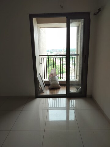 Room in 3 BHK Apartment at Shivalik Sharda Park View 2, Shela – for Rent