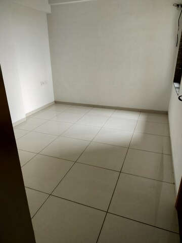 Room in 3 BHK Apartment at Shivalik Sharda Park View 2, Shela – for Rent